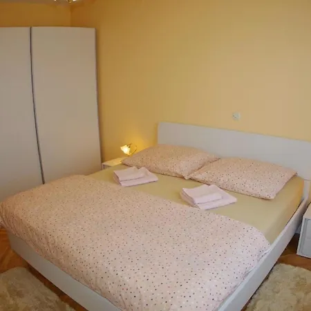 Im Dorf Holiday home *