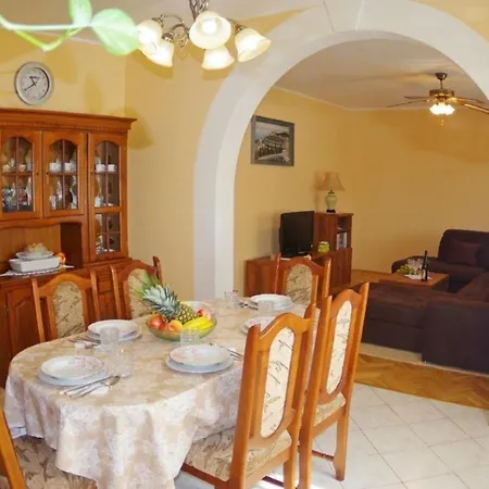 Im Dorf Holiday home Jursici
