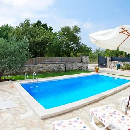Im Dorf Holiday home *